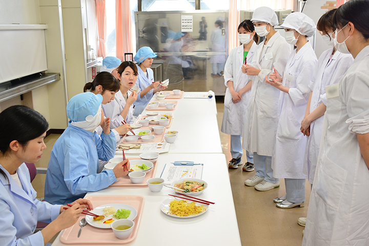 日本女子大学の実習授業